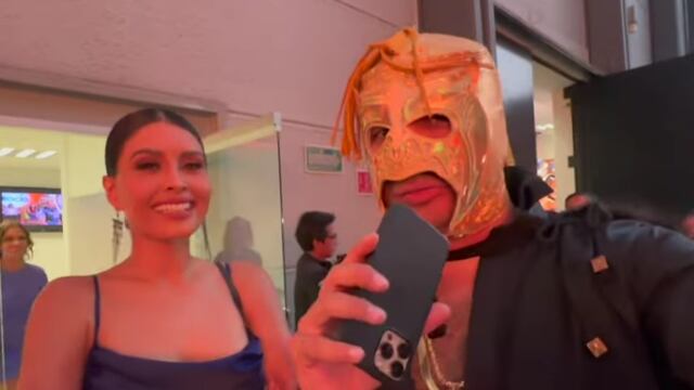 Escorpión Dorado y Kristal Silva