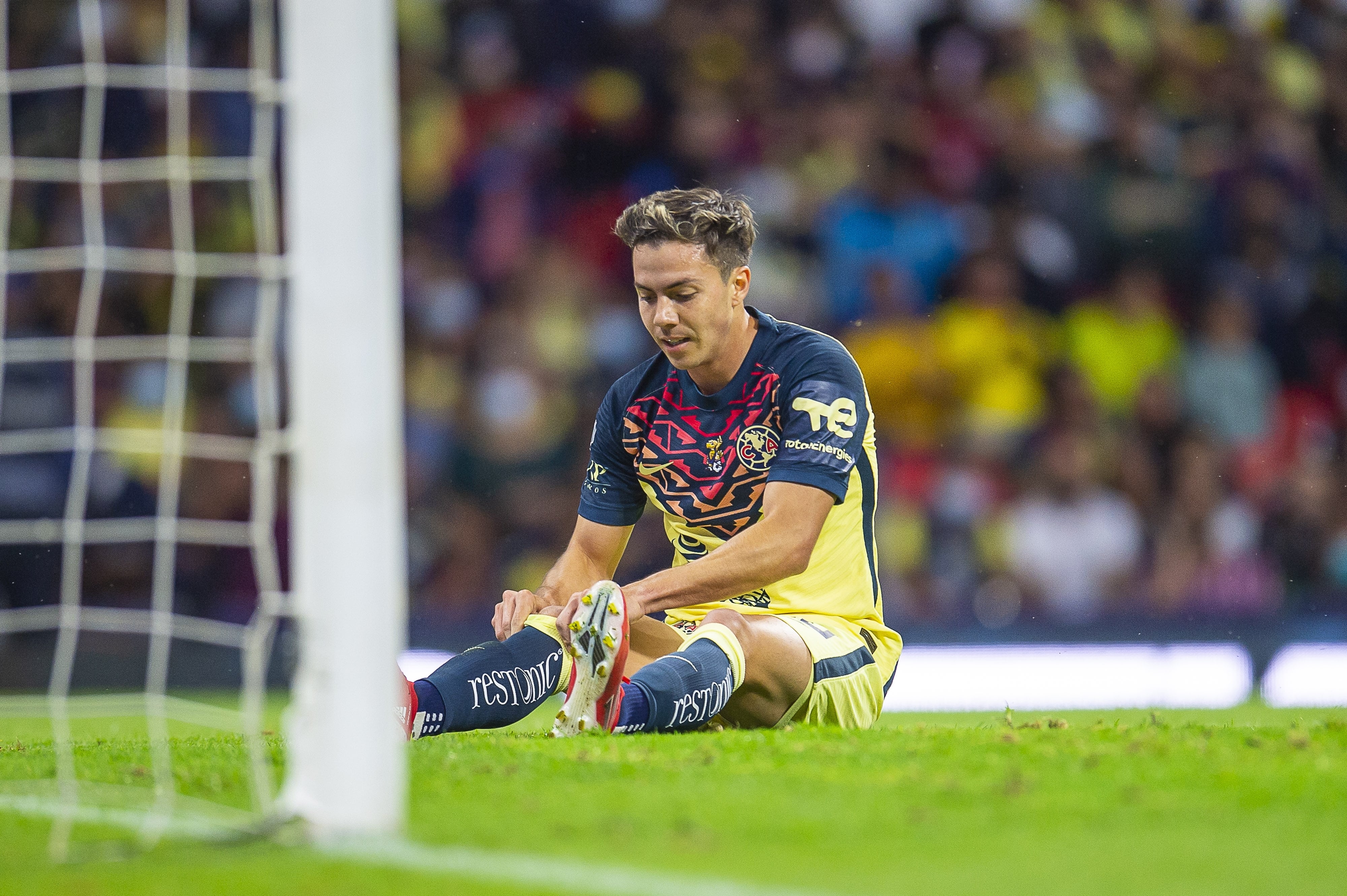Sebastián Córdova en un partido del Club América