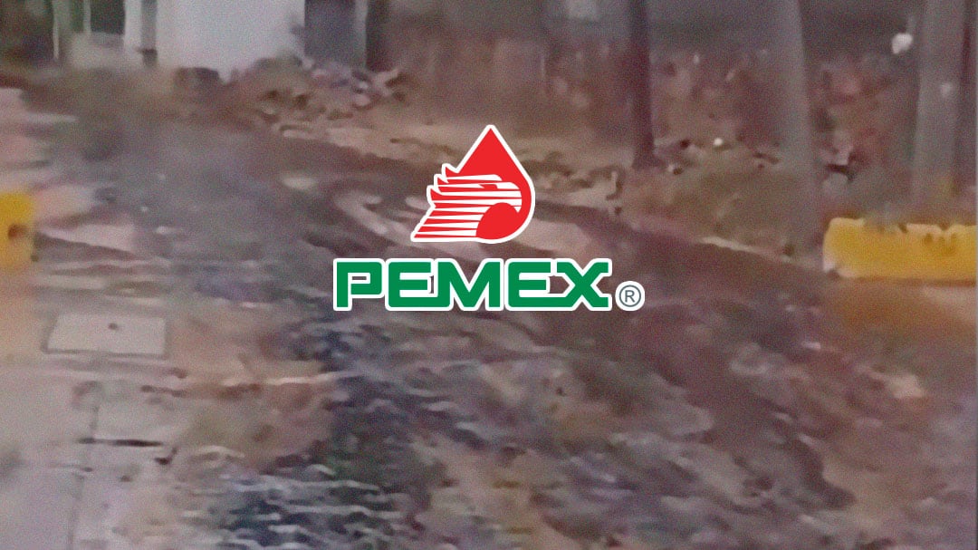 Pemex atiende derrame de combustóleo en Salina Cruz tras fuertes lluvias