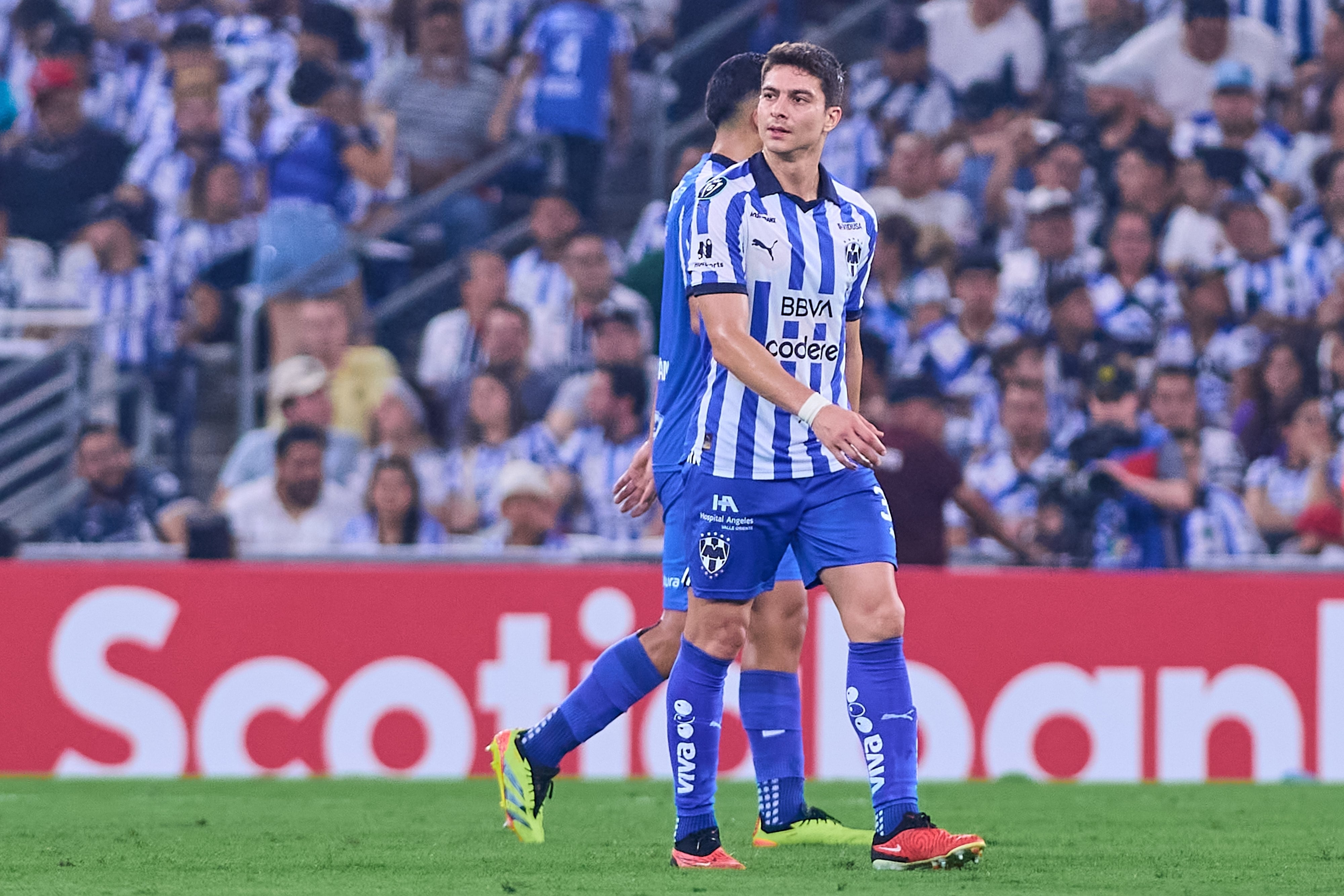 Stefan Medina con Rayados de Monterrey.