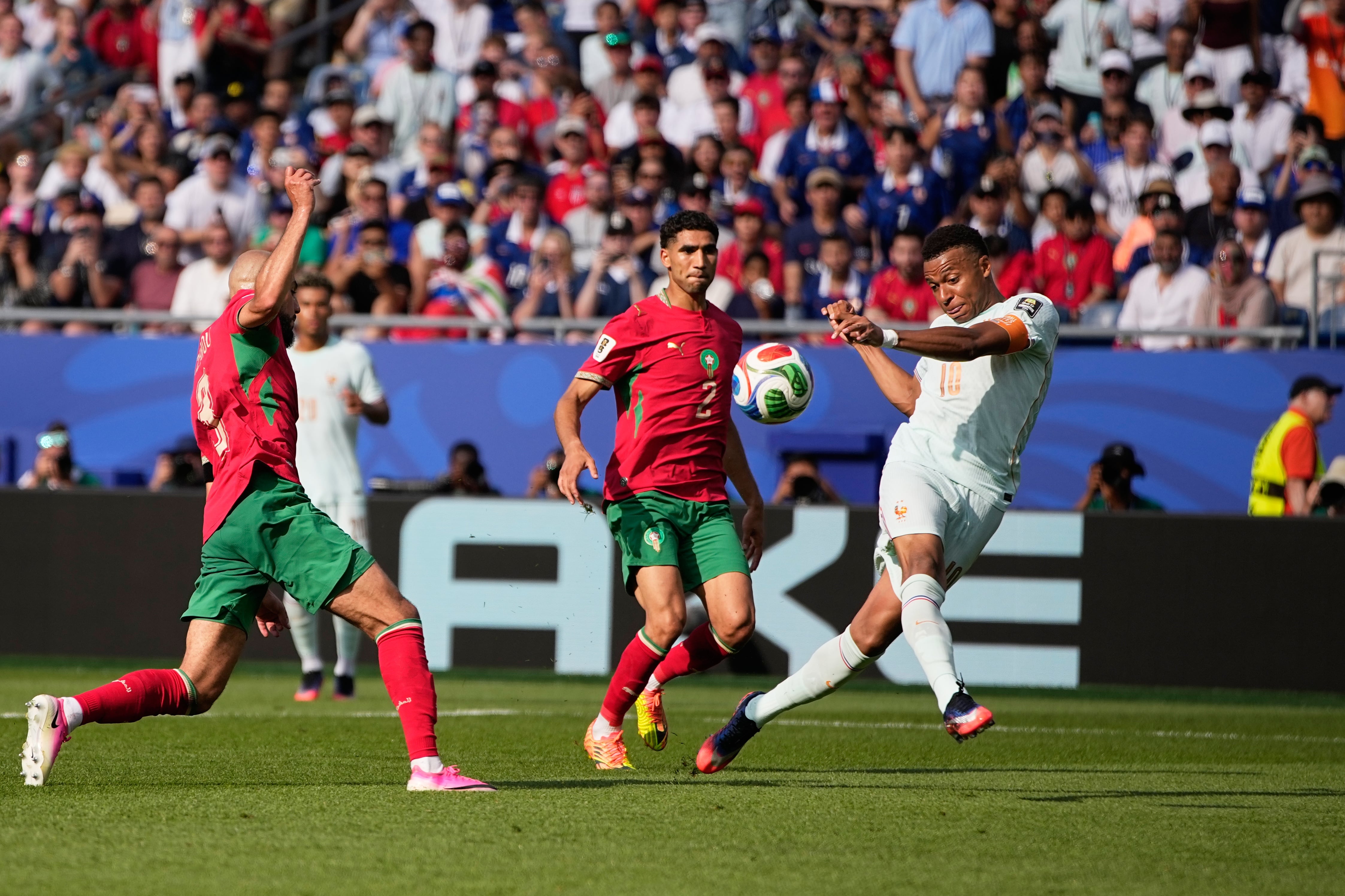 Kylian Mbappé anotó el 1-0 a favor de Francia contra Marruecos