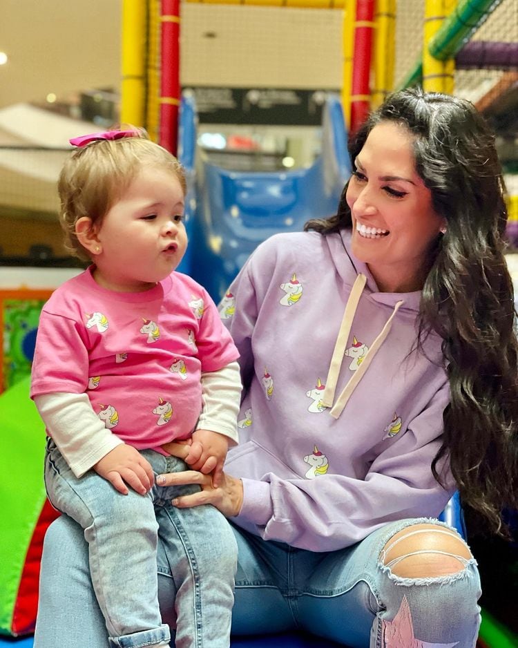 Joanna Vega-Biestro y su hija.