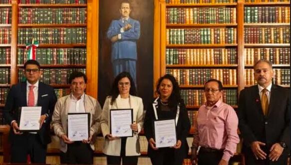 Firma de convenio entre personal de Notimex y Segob