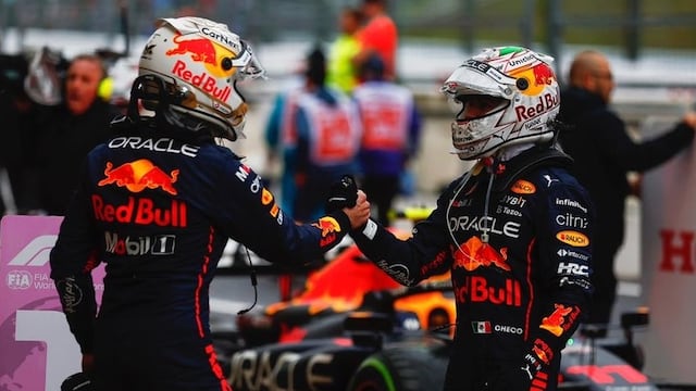 Sergio Pérez y Max Verstappen en el gran premio de Japón