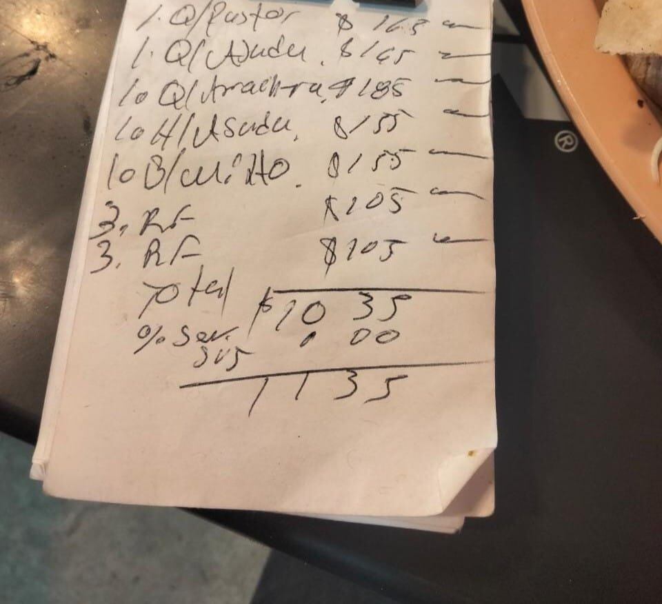 Cuenta de más 1000 pesos por tacos en la feria de Irapuato