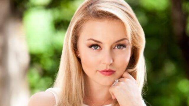 Angelique Boyer como Montserrat, 'Lo que la vida me robó'