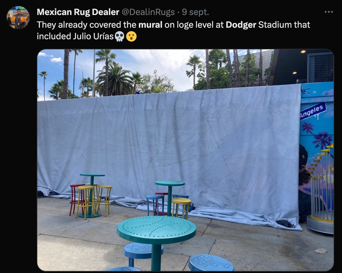 Dodgers borran mural de Julio Urías