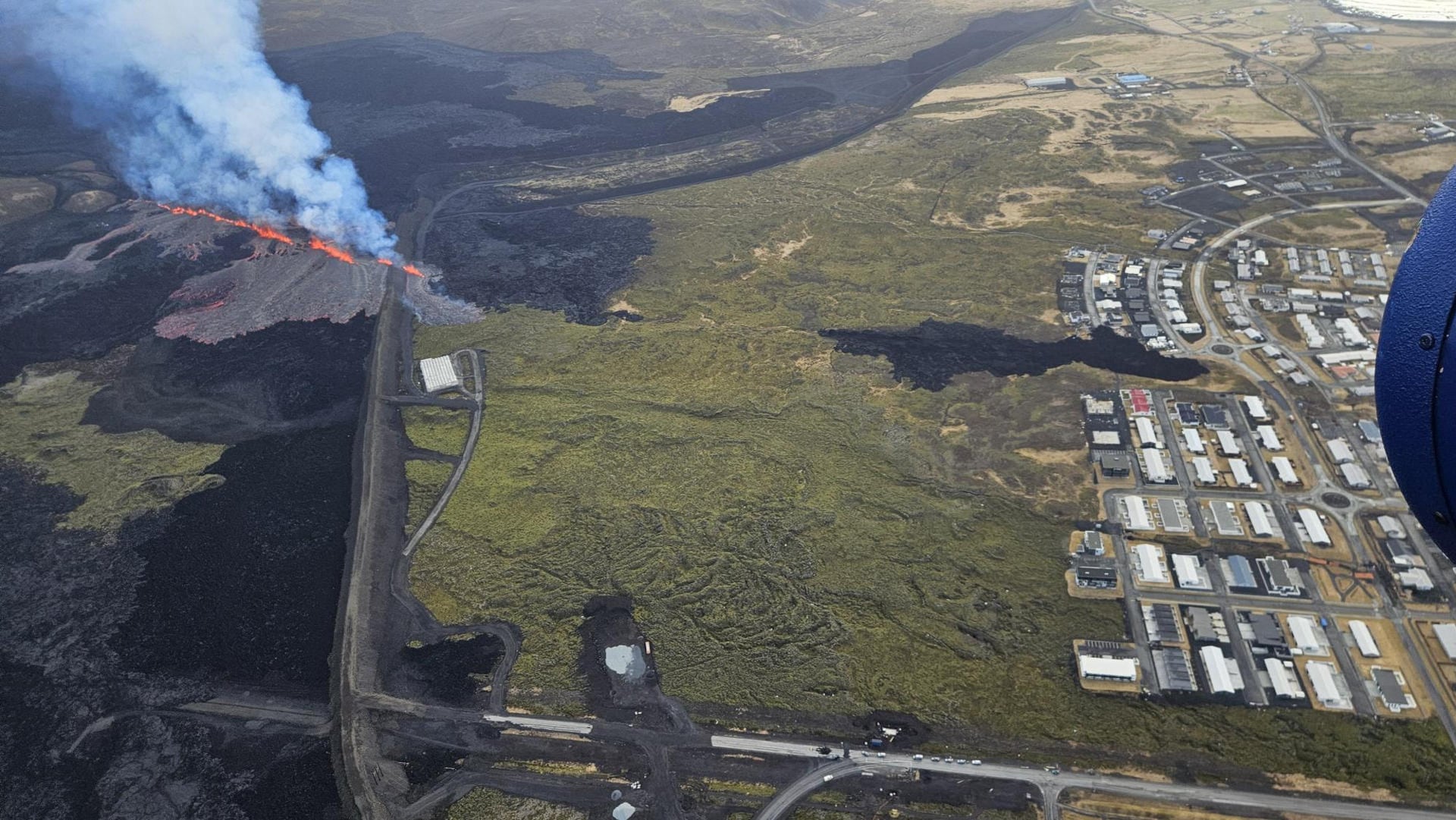 Erupción de volcán Sundhnúkagígar al suroeste de Islandia