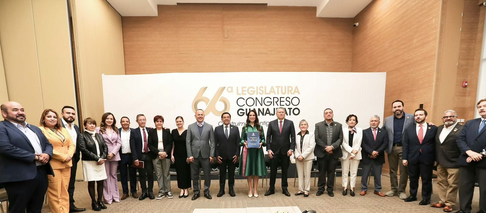 Libia Dennise presenta Paquete Fiscal 2026 al Congreso de Guanajuato.