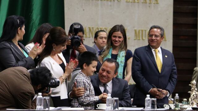 Niño genio y diputados