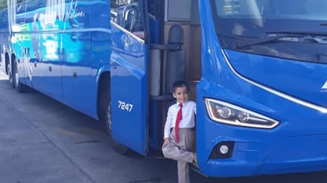 Matias cumplió su sueño de ser chofer por un día.