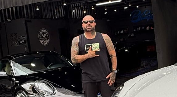 Ricardo Godoi, Influencer de Brasil que murió al realizarse un tatuaje