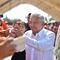Niño le dice a AMLO que “es el mejor presidente” en gira por Tabasco (VIDEO)
