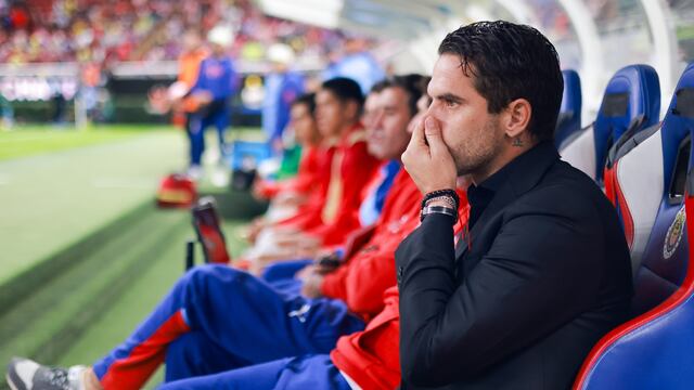 Fernando Gago en su primer Clásico Nacional con Chivas ante América