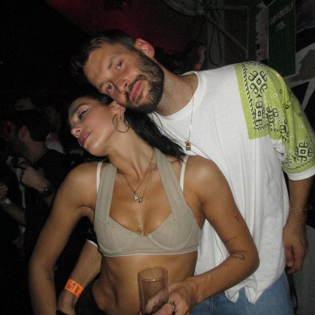 Dua Lipa y Simon Porte Jacquemus, primo de Belinda, en el LooLoo Studio.