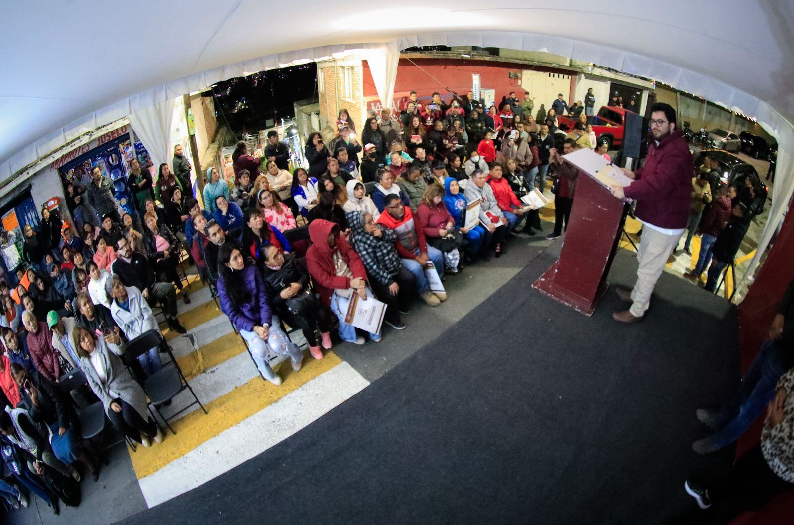 Isaac Montoya lleva Huellas de la Transformación a Praderas de San Mateo.