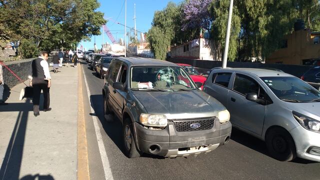 Detienen a conductor por atropellar a policía de tránsito