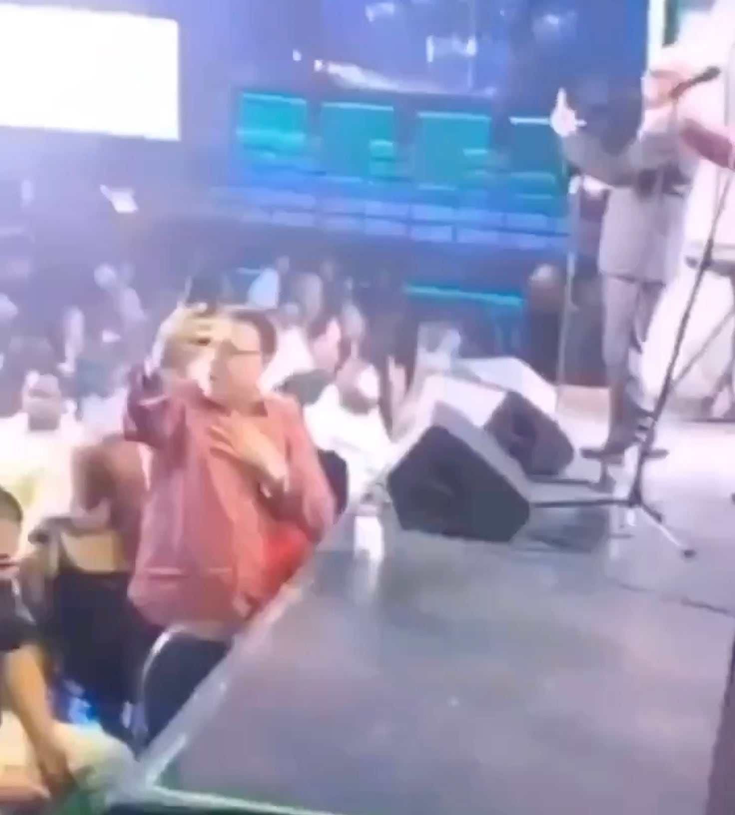 Momentos antes del desplome del techo en discoteca de Santo Domingo, República Dominicana