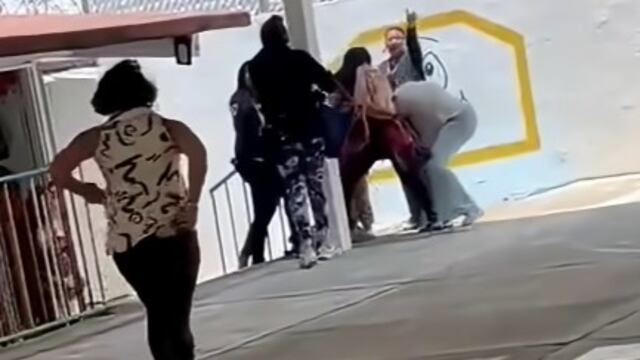 Pleito entre una mamá y una maestra en el jardín de niños “Enrique Laubscher” de Hidalgo