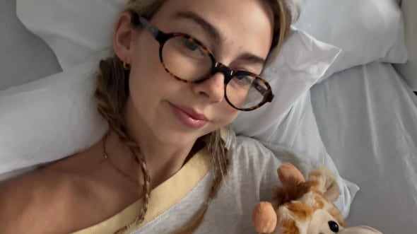 La historia de Sydney Towle, la joven que documentó su cáncer en TikTok hasta sus últimos días