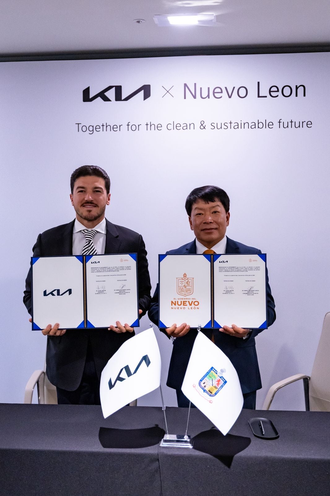 KIA invertirá 600 mdd en Nuevo León tras gira de Samuel García.