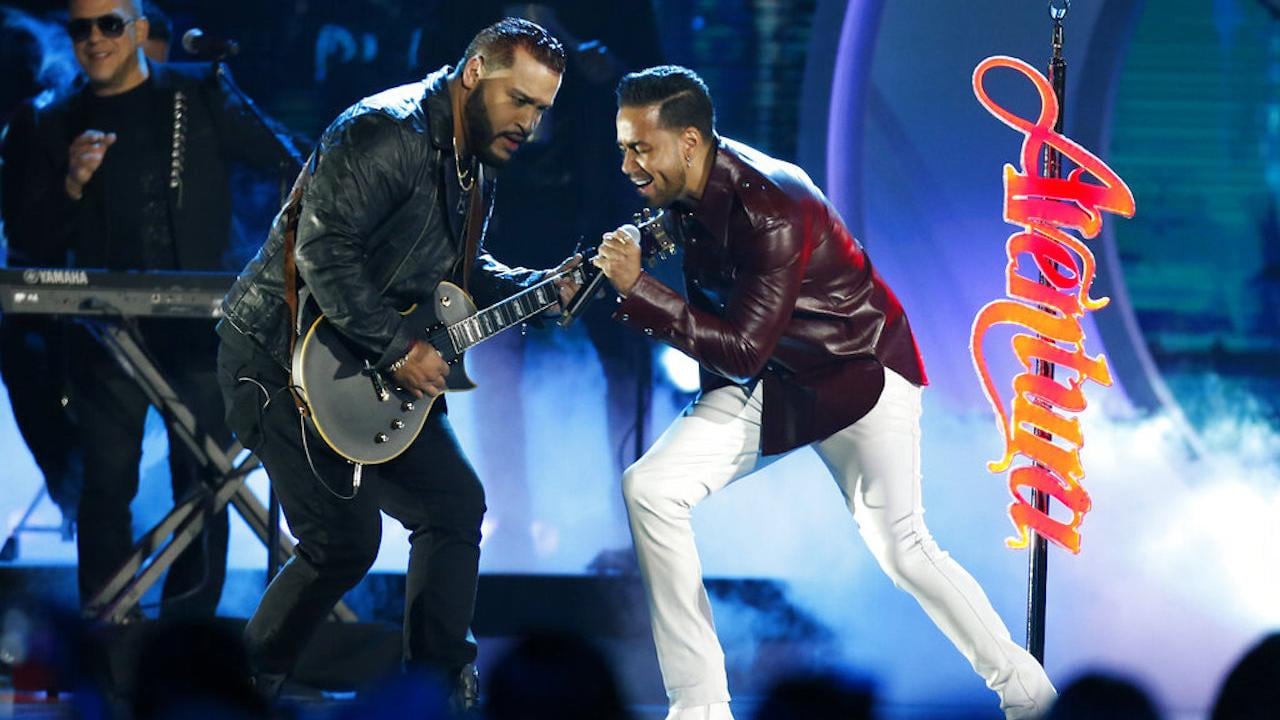 Romeo Santos y Aventura