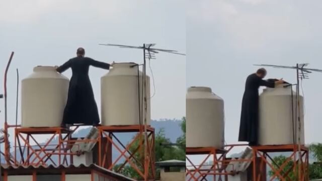 Padre bendiciendo el agua