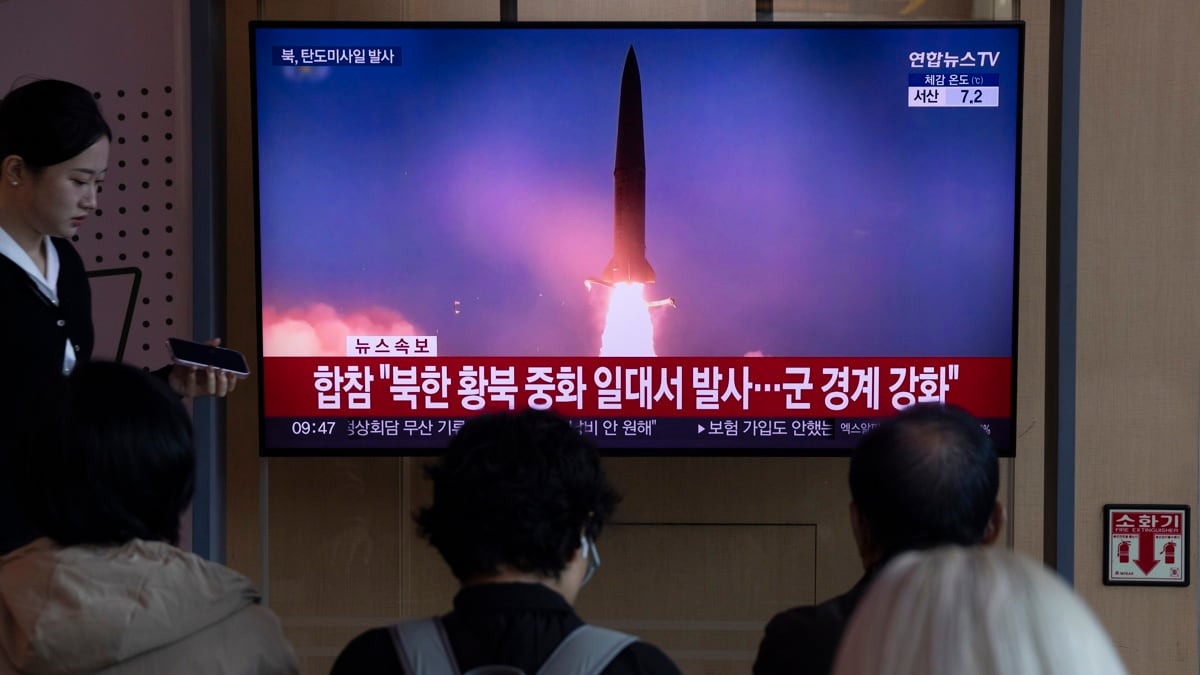 Corea del Norte lanza misiles al mar de Japón antes de la visita de Donald Trump