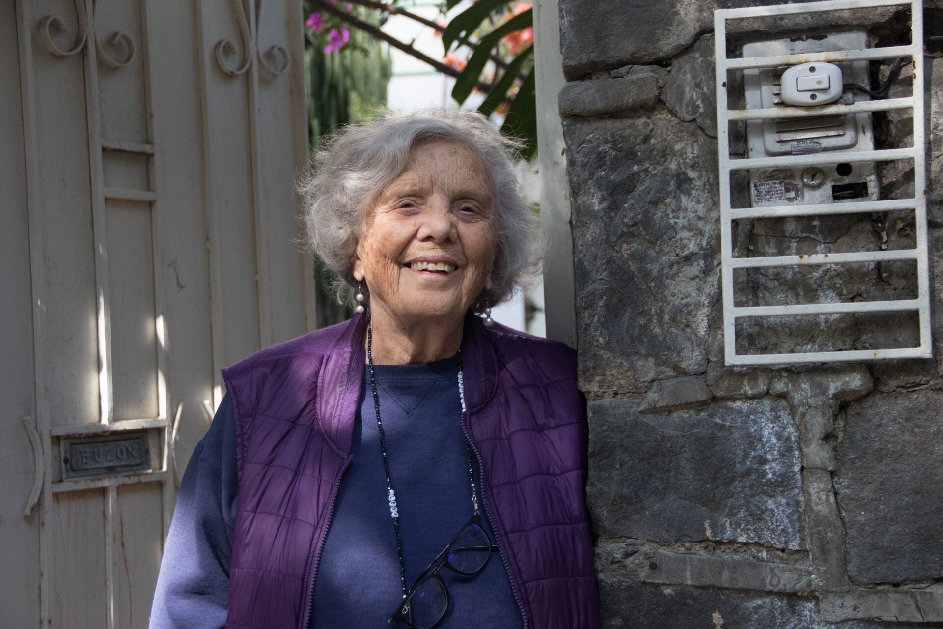 Elena Poniatowska en su casa