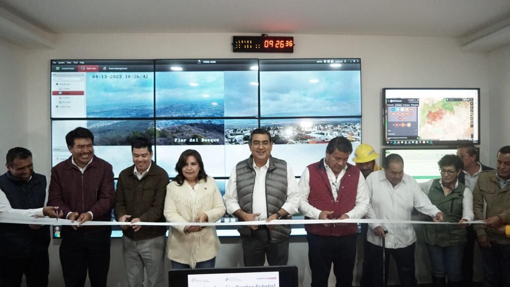 Sergio Salomón Céspedes del gobierno de Puebla en favor del medio ambiente y de los brigadistas