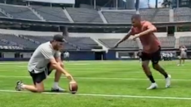 Mbappé jugando a la NFL