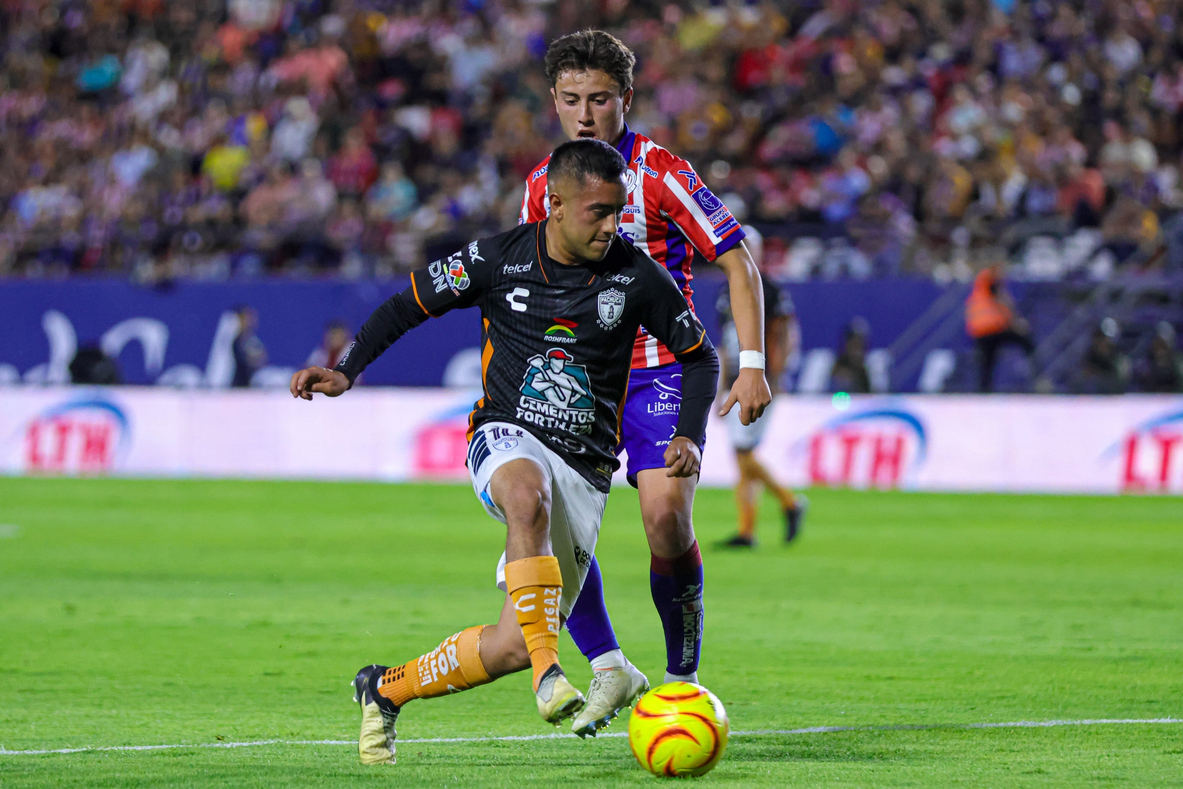 Erick Sánchez jugando con Pachuca