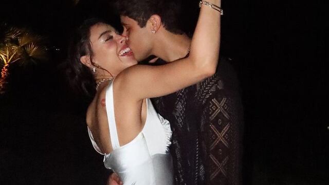 Danna Paola se deja ver muy enamorada