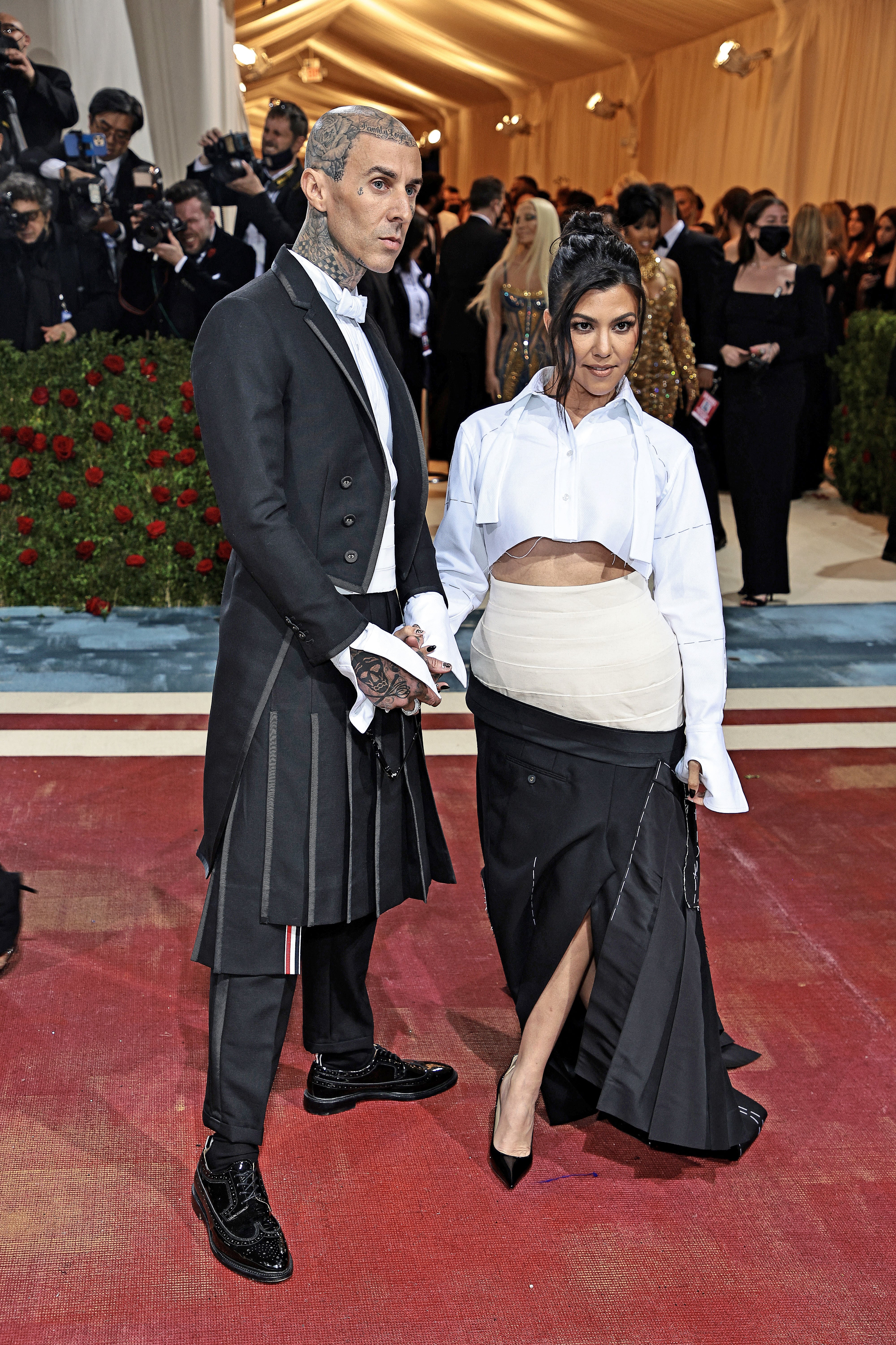 Travis Barker y Kourtney Kardashian en la Met Gala 2022