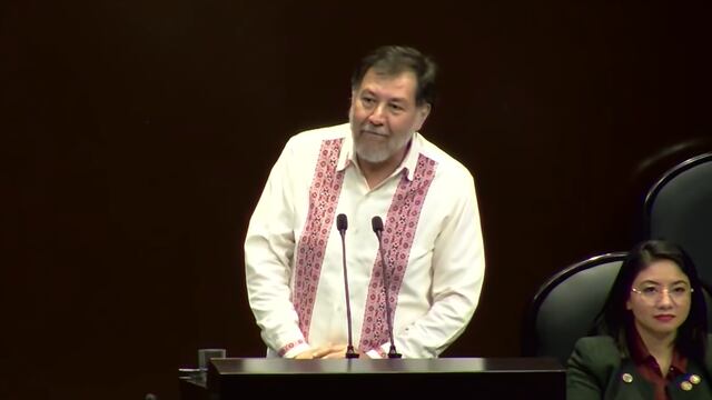 Gerardo Fernández Noroña en tribuna durante el debate de la Ley Federal de Ingresos.