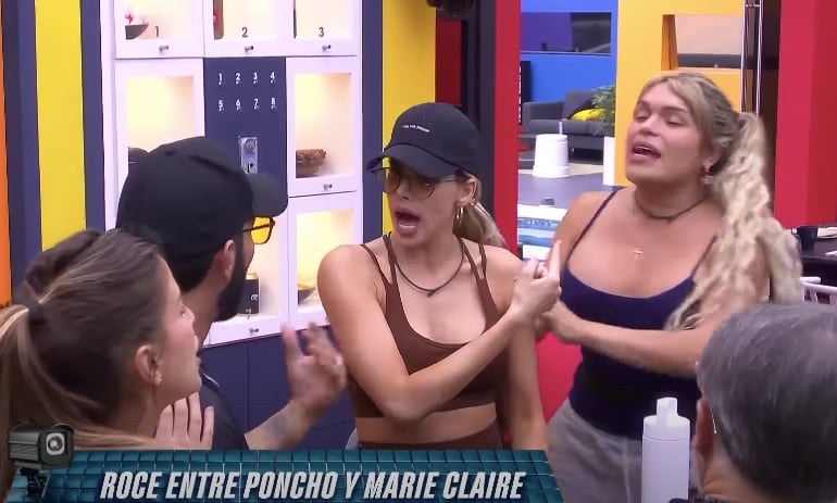 Poncho de Nigris y Marie Claire Harp tienen diferencias