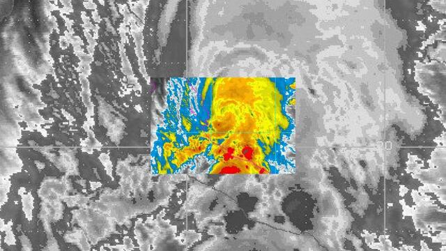 La Comisión Nacional del Agua informó que "Patricia" se ha degradado a categoría 2.