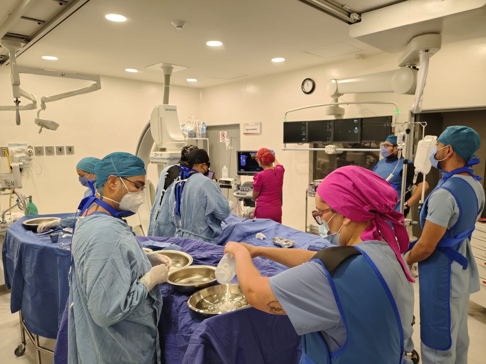 HRAE Tlajomulco realiza con éxito primer implante valvular aórtico TAVI.