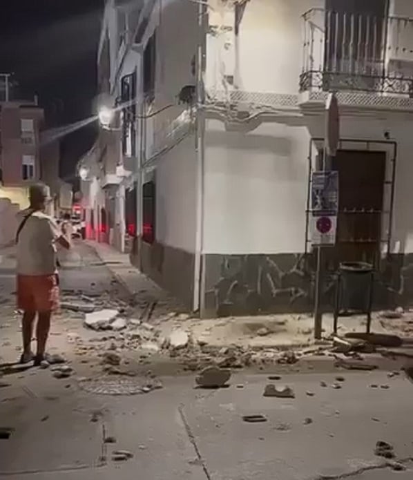 Las primeras imágenes tras el sismo de 5.2 que sacudió Granada, España