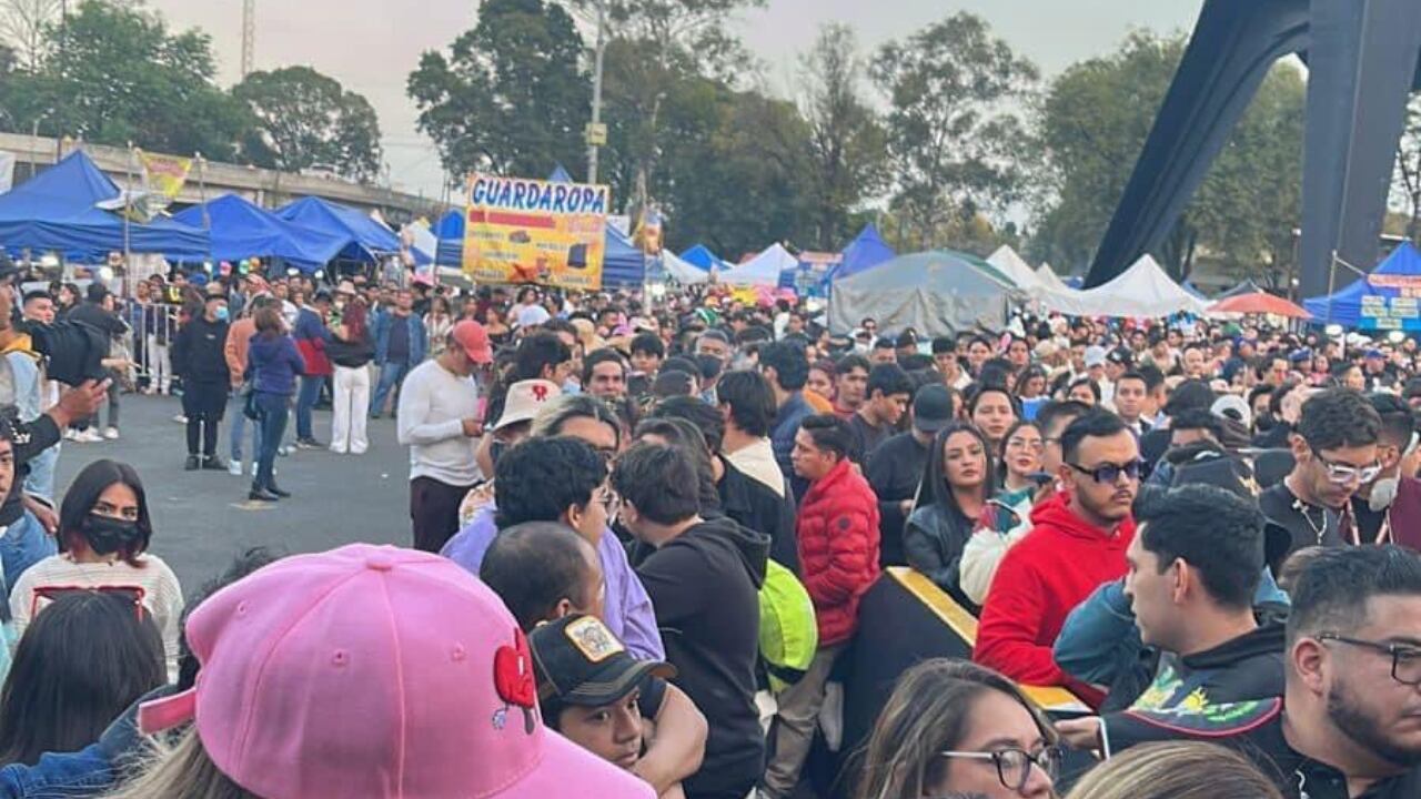 Concierto de Bad Bunny se complica en el Estadio Azteca; compraron sus boletos en preventa, se los quitaron y no los dejan pasar