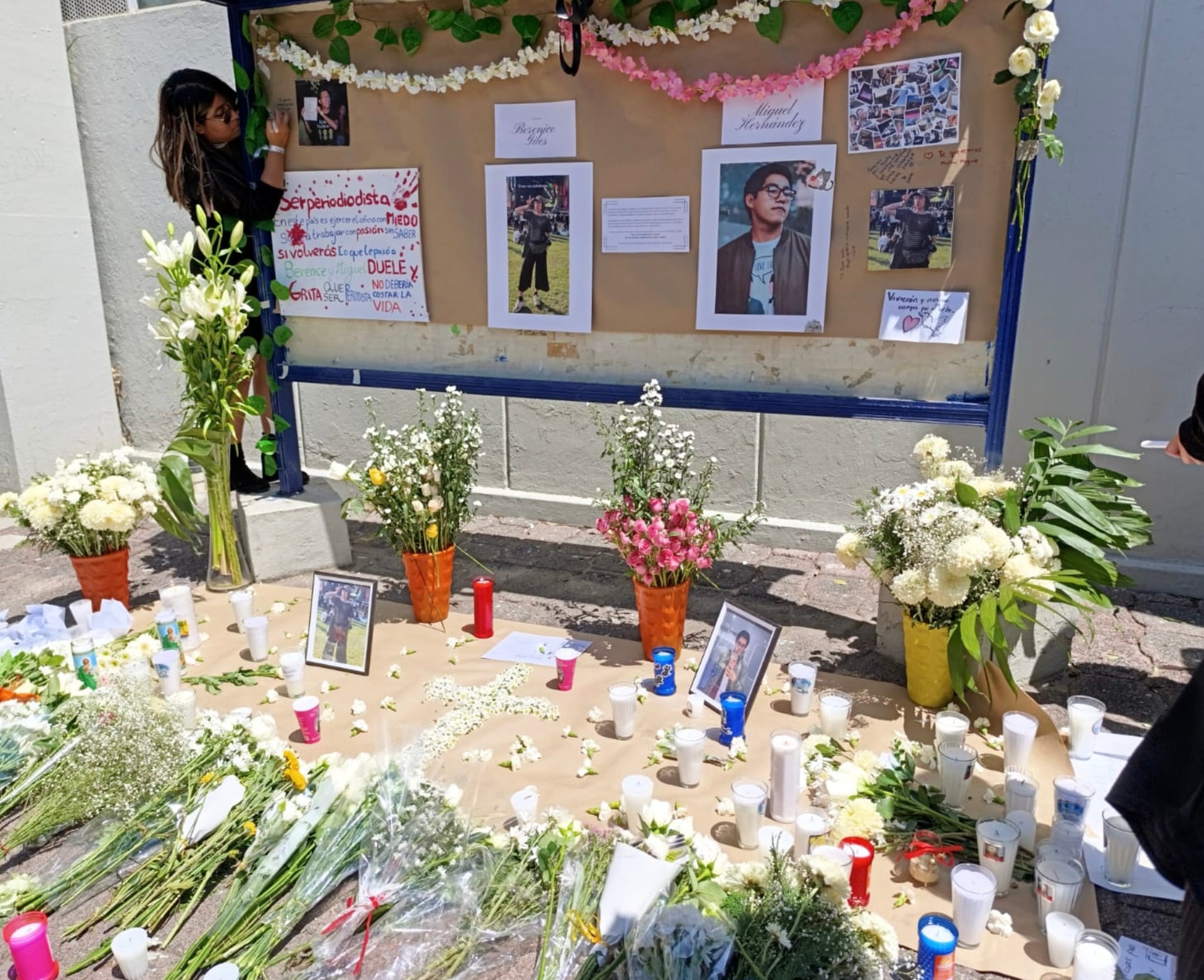 Homenaje FES Aragón UNAM por Berenice y Miguel muertos en Axe Ceremonia