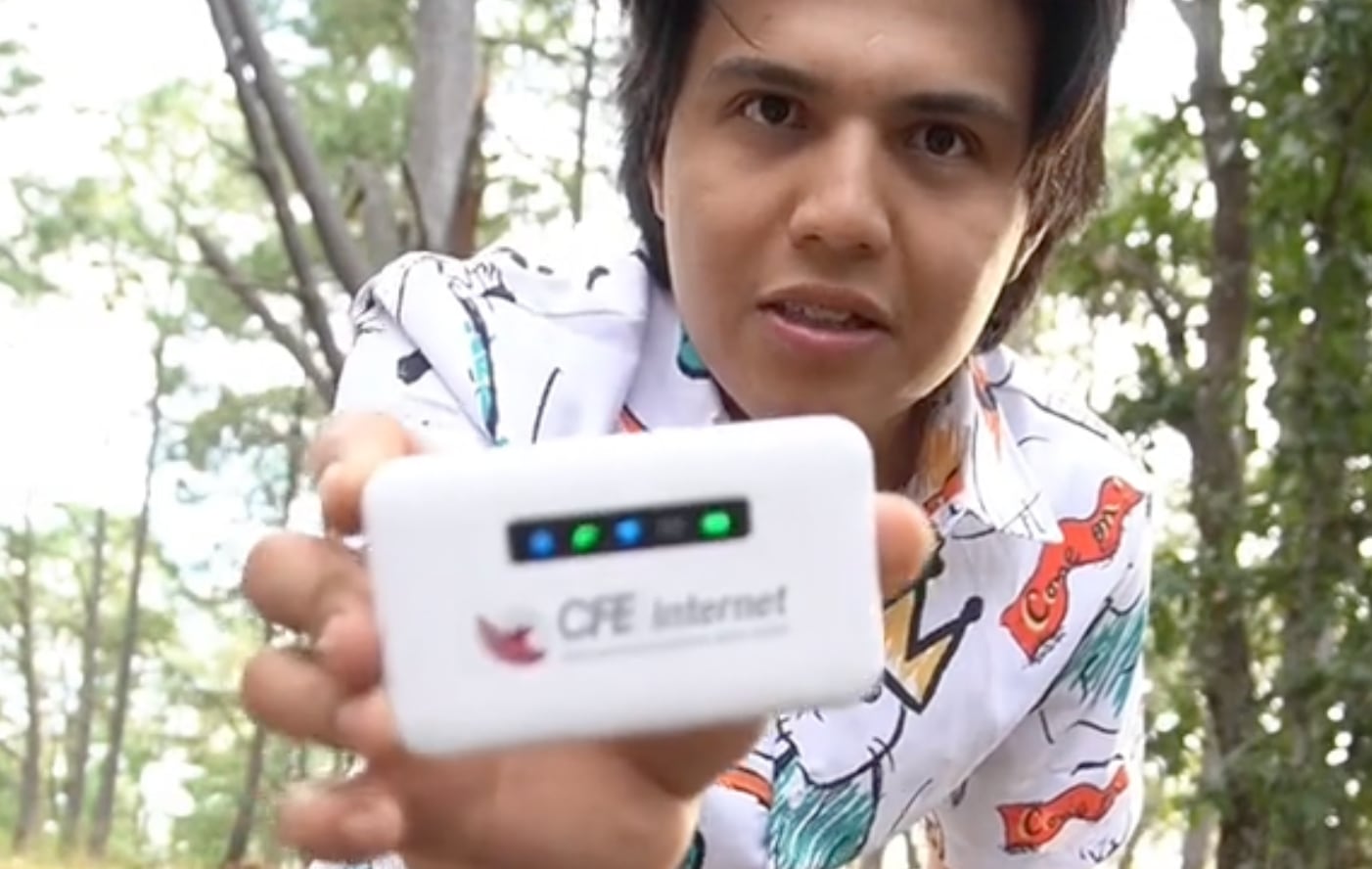 Usuario de TikTok pone a prueba el internet móvil de CFE