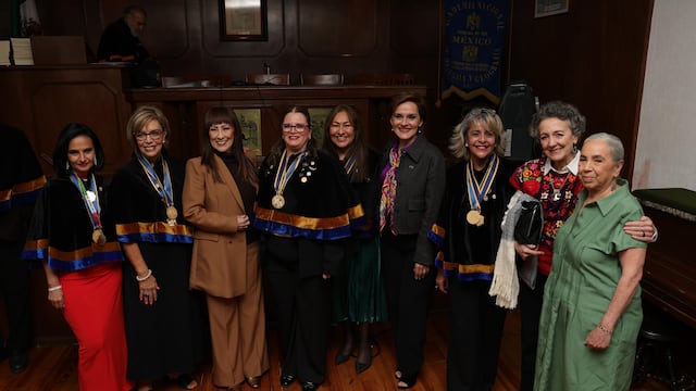 Mujeres destacadas recibieron reconocimientos por su trayectoria académica y cultural