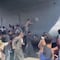 Afganistán: Intentan subirse a un avión en pleno despegue (VIDEO)