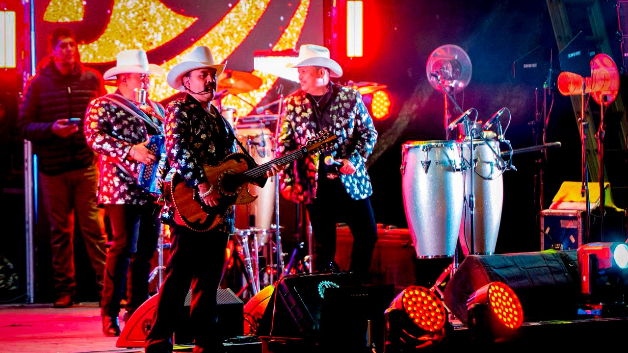 ¿A qué hora termina el concierto de Los Cardenales de Nuevo León en el Zócalo CDMX? Horario del 22 de diciembre