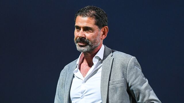 Fernando Hierro en Chivas.