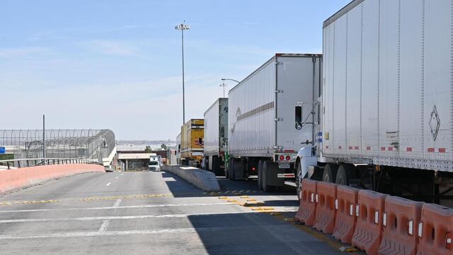 Casi 19 mil vehículos de carga no han podido cruzar los puentes fronterizos