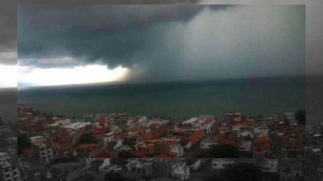 “Seguimos esperando vientos y lluvias torrenciales, debemos estar muy al pendiente para que no suceda ningún deceso, en eso estamos trabajando, coordinados con el gobierno Federal”