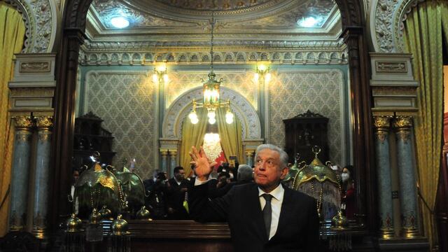 AMLO ofrece recorrido en Palacio Nacional
