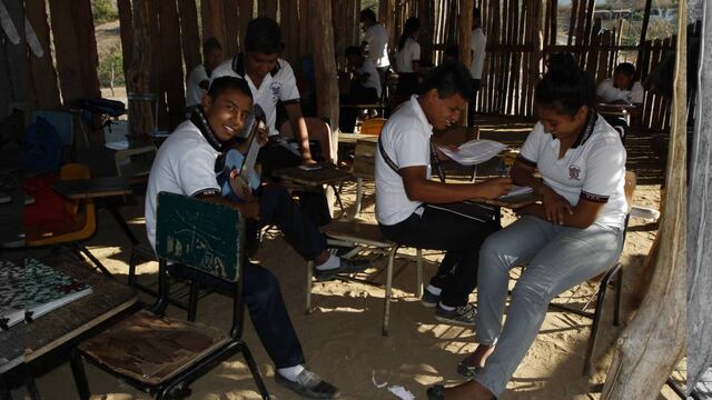 Anuncian 50 mdp en bonos de la BMV para mejorar escuelas